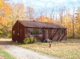 2779 Vanatta Rd, Gulliver, MI 49840