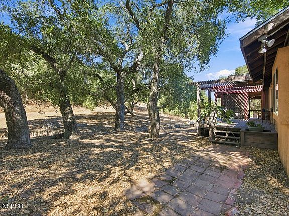 4th image of 5885 Lion Ridge Rd