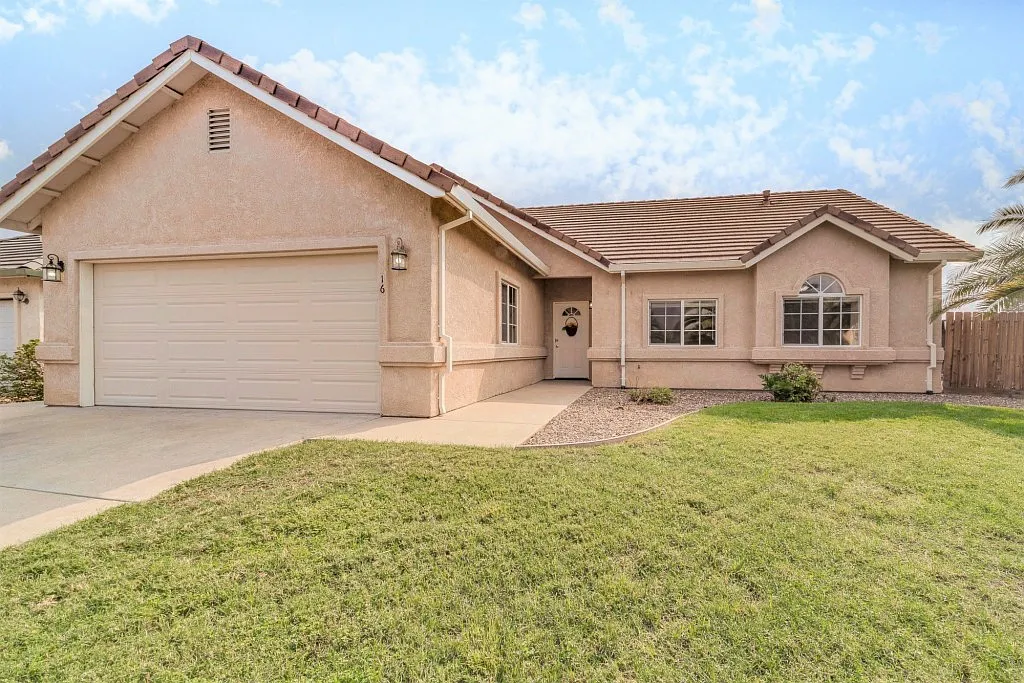 16 Pelican Pl photo 1