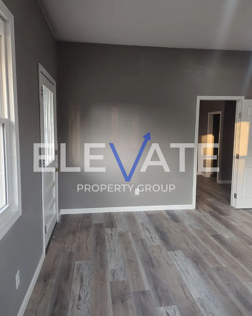 2 Bedroom Available - 410 E 6th, Lamar MO — Photo 4