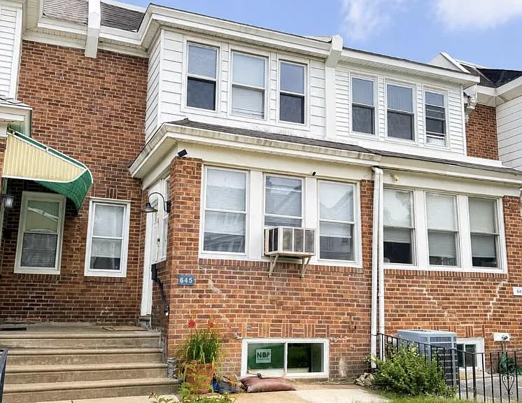 645 Jamestown St — Photo 1