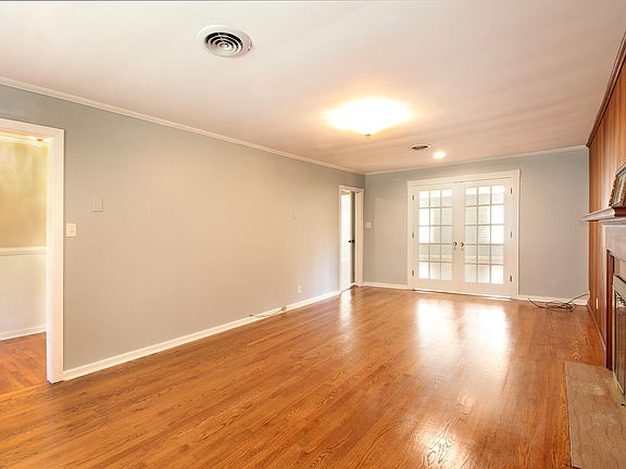 5th image of 104 Woodrush Dr