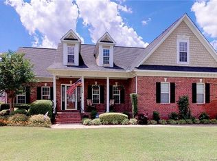 1815 Holloman Dr, Fayetteville, NC 28312