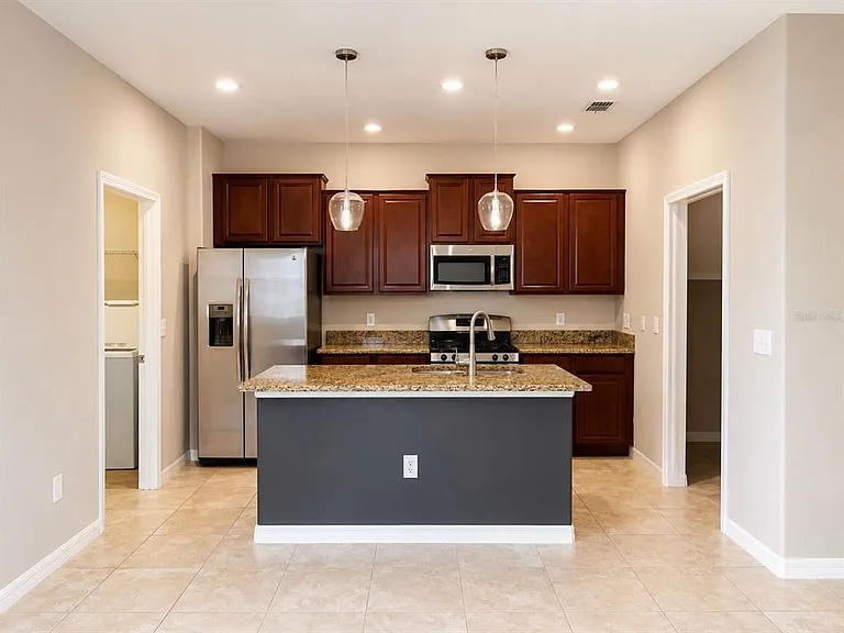 17575 Brighton Lake Rd — Photo 2
