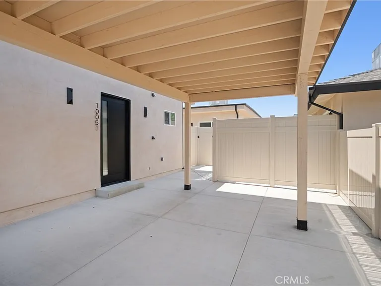 10051 Amestoy Ave — Photo 14