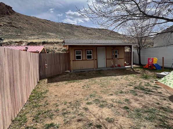 650 Easy St, Green River, WY 82935