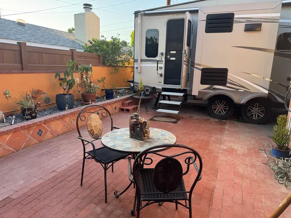 (undisclosed Address), Glendale, CA 91208