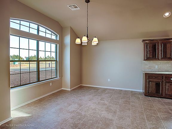 5th image of 605 N Buckhorn Way
