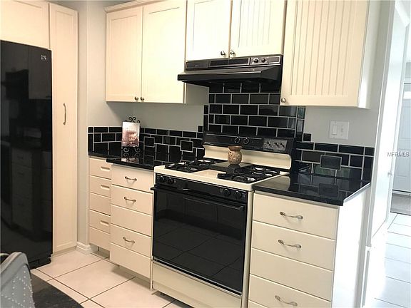4th image of 830 Georgia Ave