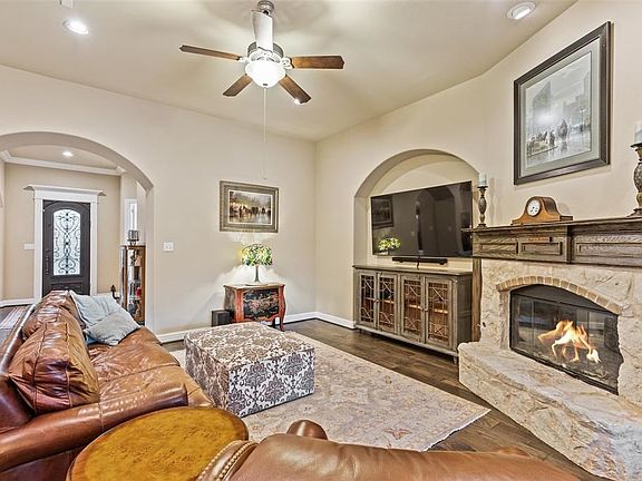 5th image of 12894 Early Wood Dr