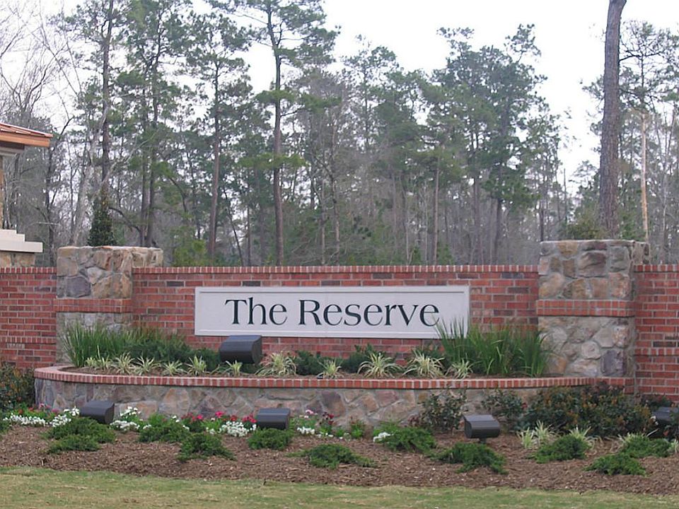 Luxury new construction to be completed by the end of 2013. More photos will be added soon! This 4,1