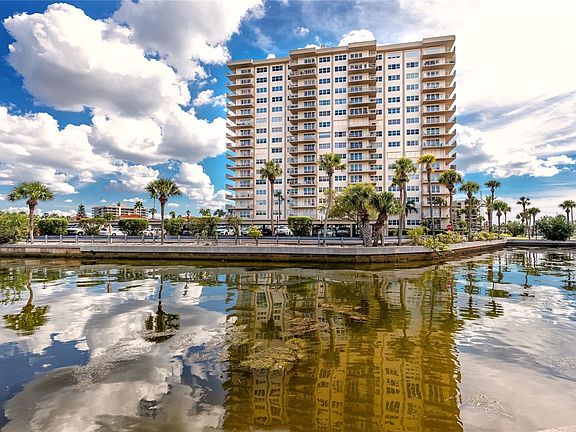 3rd image of 1621 Gulf Blvd APT 408