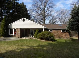 96 Springdale Ave, Huntingdon Valley, PA 19006