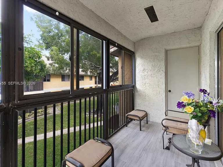 3047 N Oakland Forest Dr #204 — Photo 15