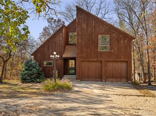 8910 Overhill Cir, De Soto, KS 66018