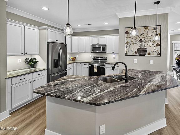 5th image of 1773 Mountain Dr