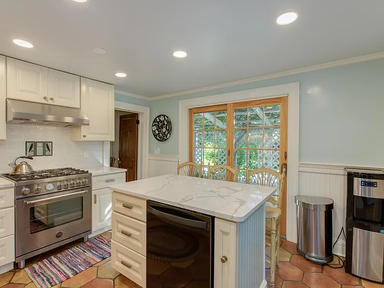 8295 Main Rd — Photo 7