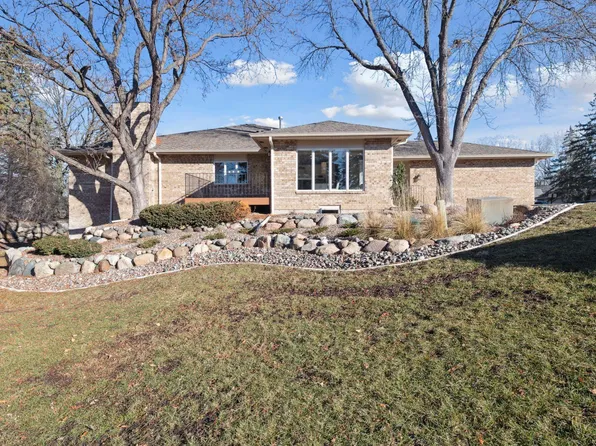 7720 Pondwood Dr, Edina, MN 55439