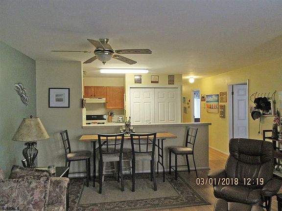 3rd image of 18 E Woodland Ave #18