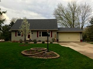 1560 E Mead Rd, Saint Johns, MI 48879