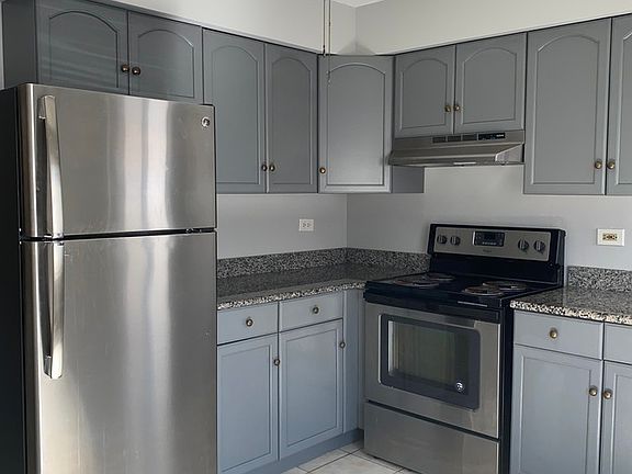 2nd image of 9655 S Kedzie Ave #4