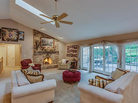 5th image of 21401 Kroft Dr