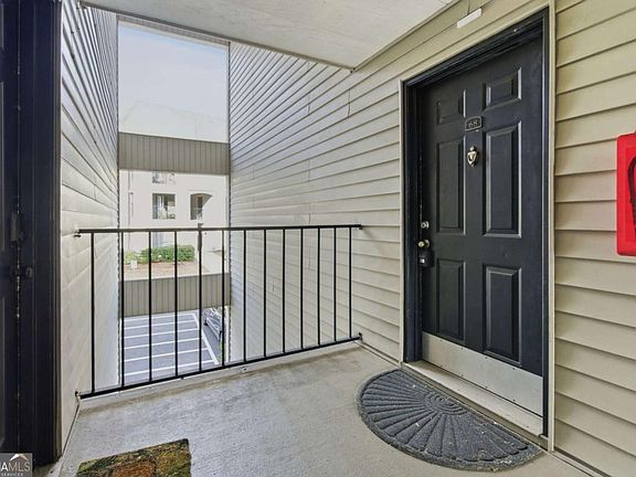 3rd image of 2657 Lenox Rd Building 68