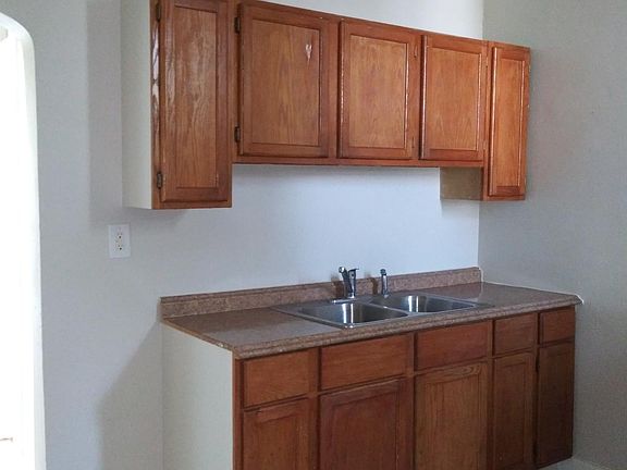 4th image of 5928 Lasalle St APT 3