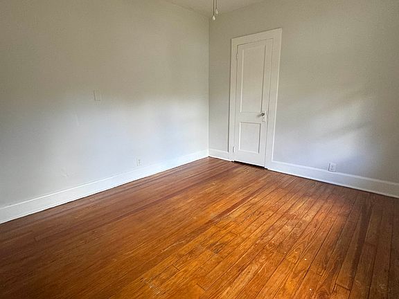 3rd image of 730 NE 10th Ave APT C