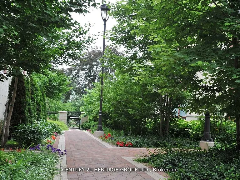 23 Rean Dr #309 — Photo 8