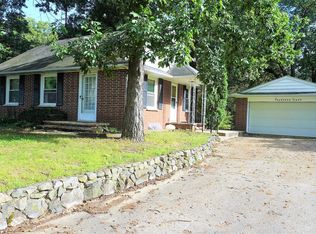 1460 E Crooked Lake Dr, Kalamazoo, MI