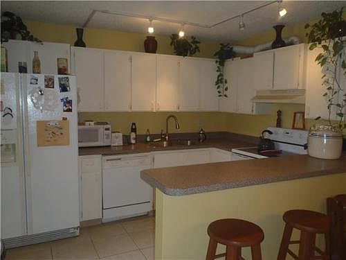 2nd image of 3349 Gardens East Dr