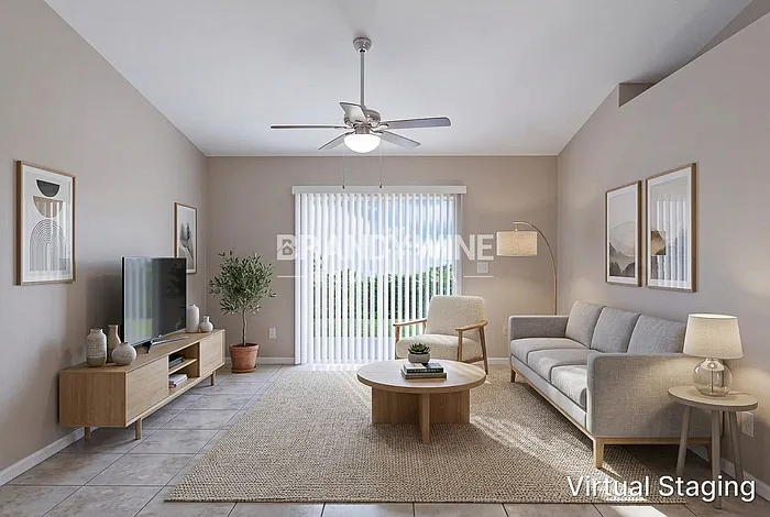 424 S Candler Ave — Photo 3