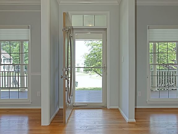 4th image of 13517 Portage Pl