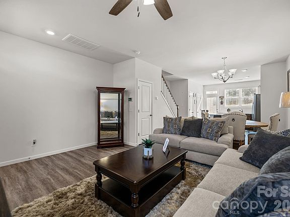 5th image of 1027 Beatty Woods Dr