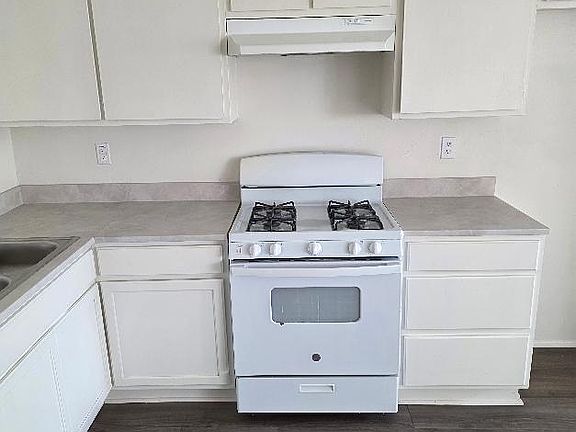 5th image of 2500 El Dorado Ave APT B