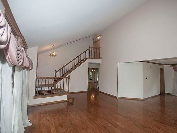 2nd image of 4457 Basswood Dr