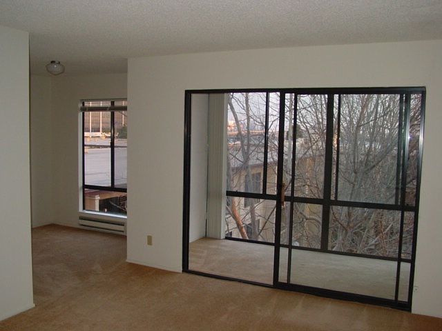 Living Rm. toward Din.Rm.