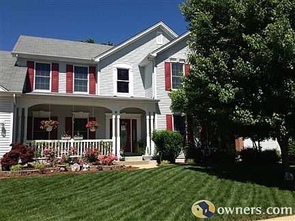 Summer view front of house.