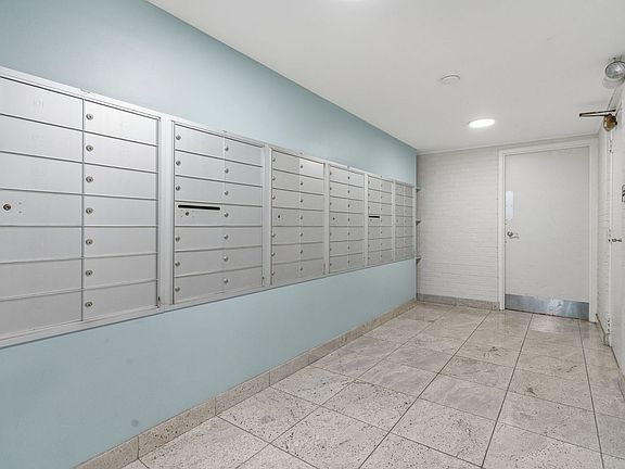 5th image of 515 W Wrightwood Ave APT 217