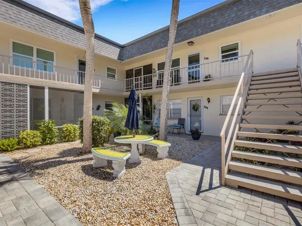 200 Park Blvd N APT 108, Venice, FL 34285