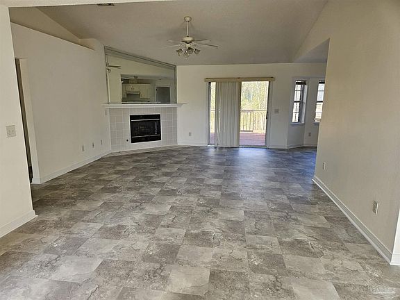 5th image of 634 Emu Ln