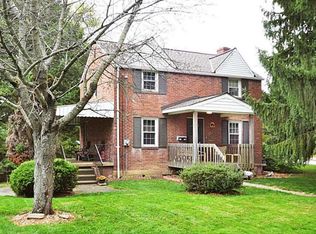 100 Pickwick Dr, Bethel Park, PA 15102