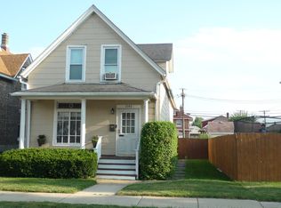 2343 Collins St, Blue Island, IL 60406