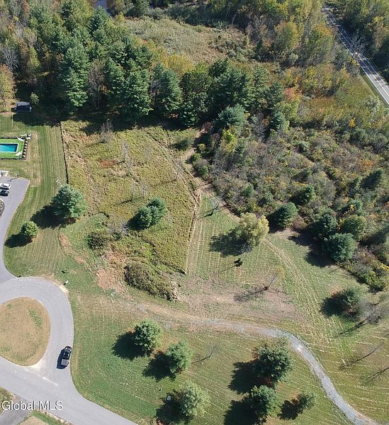 2nd image of 4 Vittorio Trail