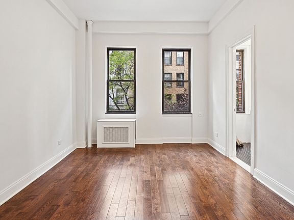 3rd image of 19 W 69th St #302