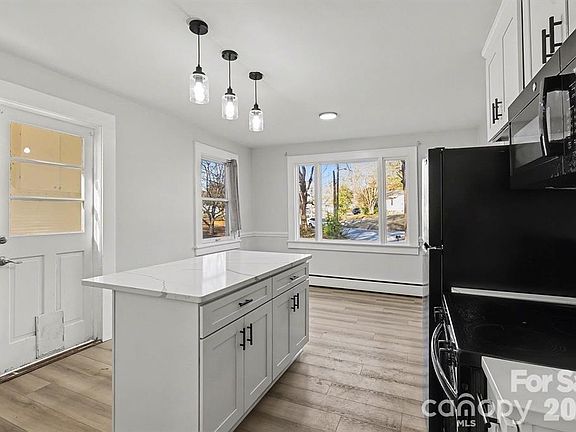 2nd image of 225 Valley View Pl