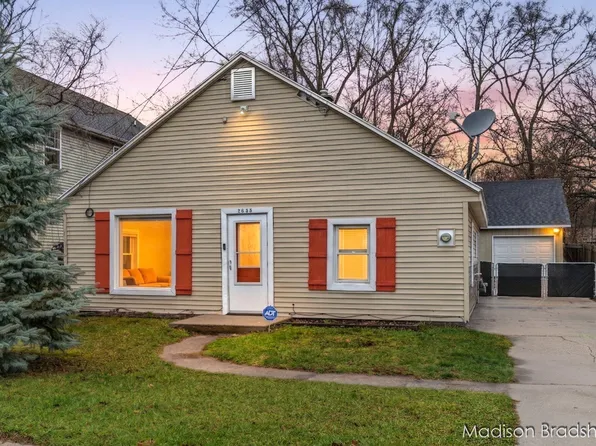 2655 Longfellow Ave SW, Wyoming, MI 49509