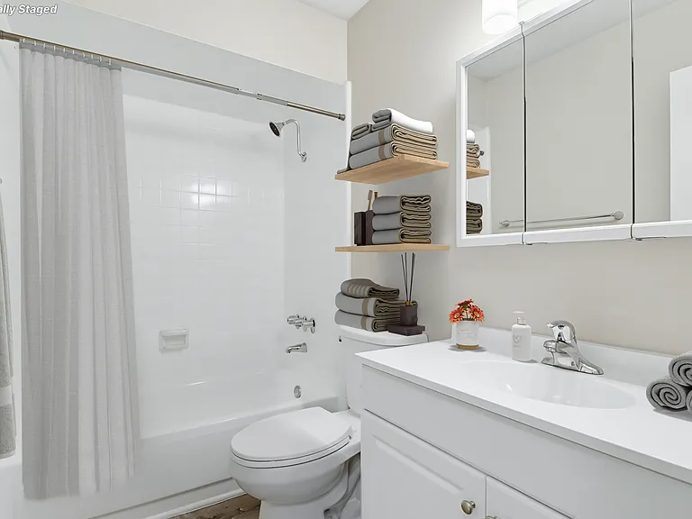 Camelot Apartments — Photo 30