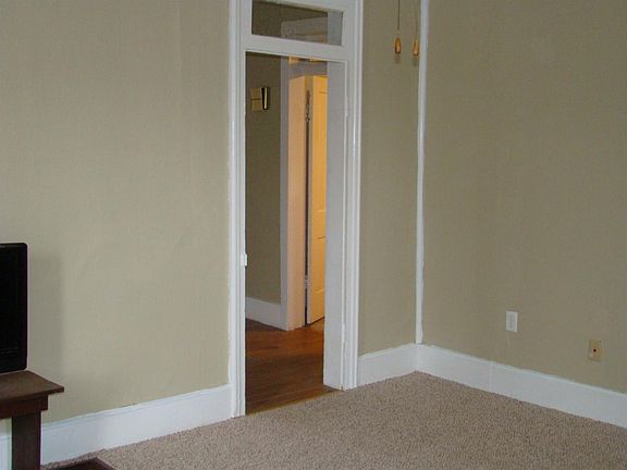 4th image of 608 S A St
